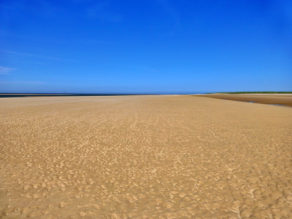Big Blue Sky and Golden Sand at Blakeney Point © essentially-england.com