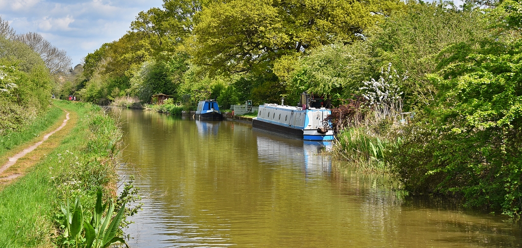 Canal Scene © essentially-england.com