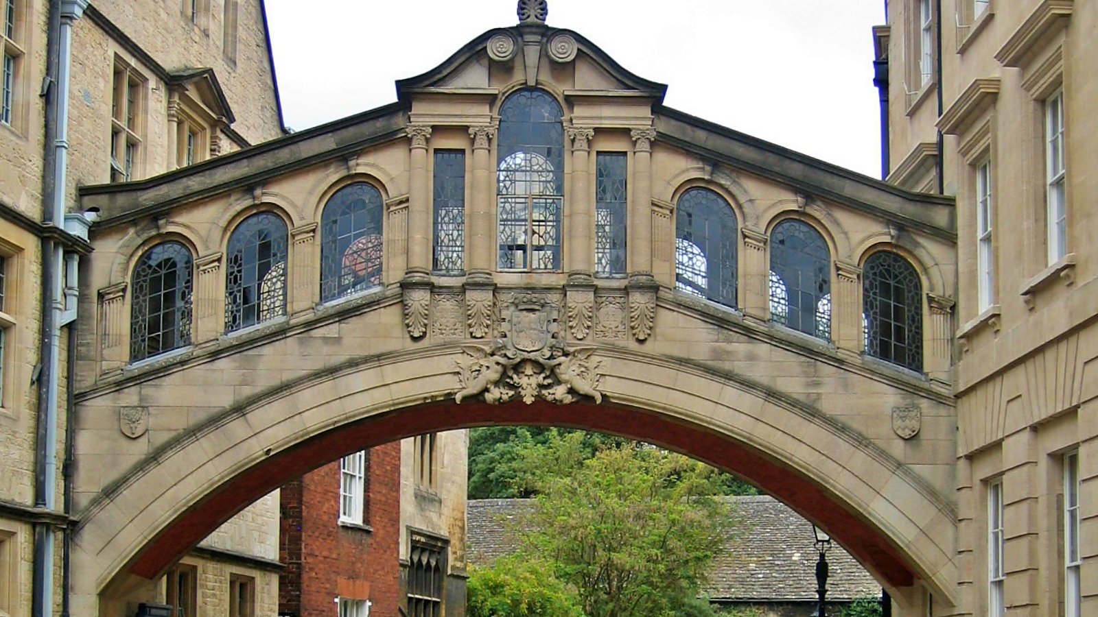The Bridge of Sighs in Oxford © essentially-england.com