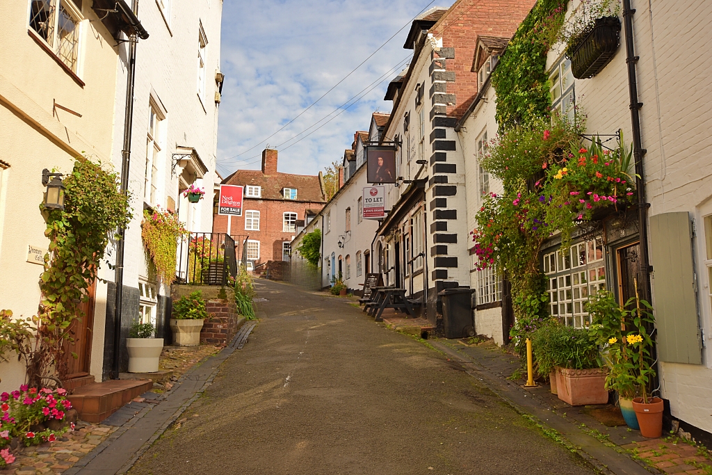 Cartway in Bridgnorth © essentially-england.com