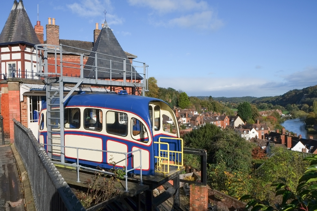 Bridgnorth Cliff Railway © clubphoto | Getty Images canva.com