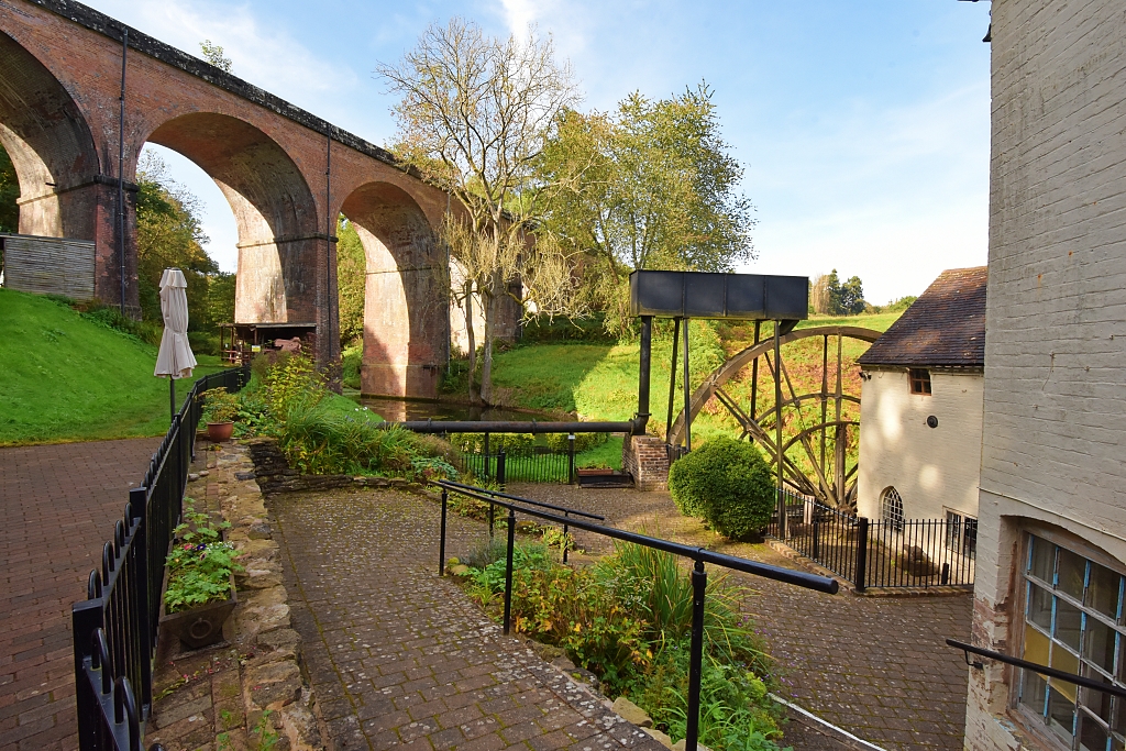 Railway Viaduct at Daniels Mill © essentially-england.com