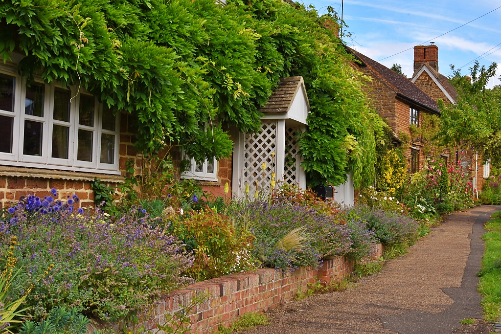 Moreton Pinkney in Bloom