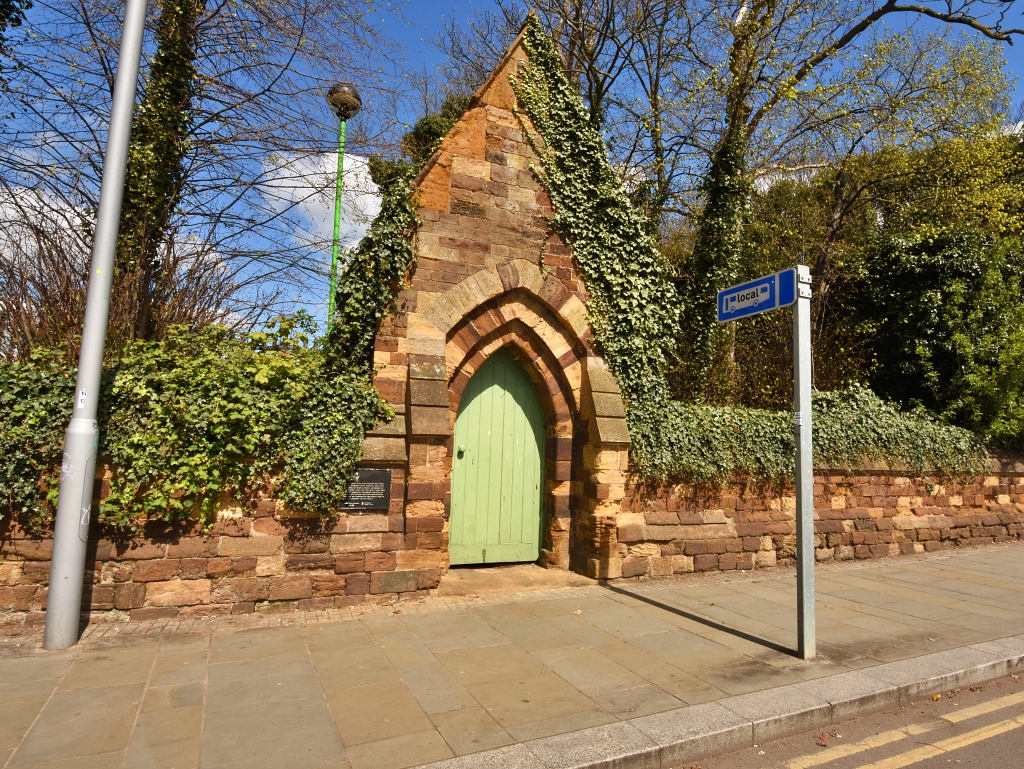Northampton Castle Postern Gate © essentially-england.com
