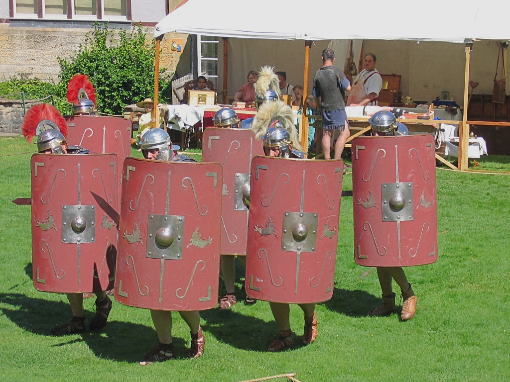 Roman Army Attack Formation © essentially-england.com