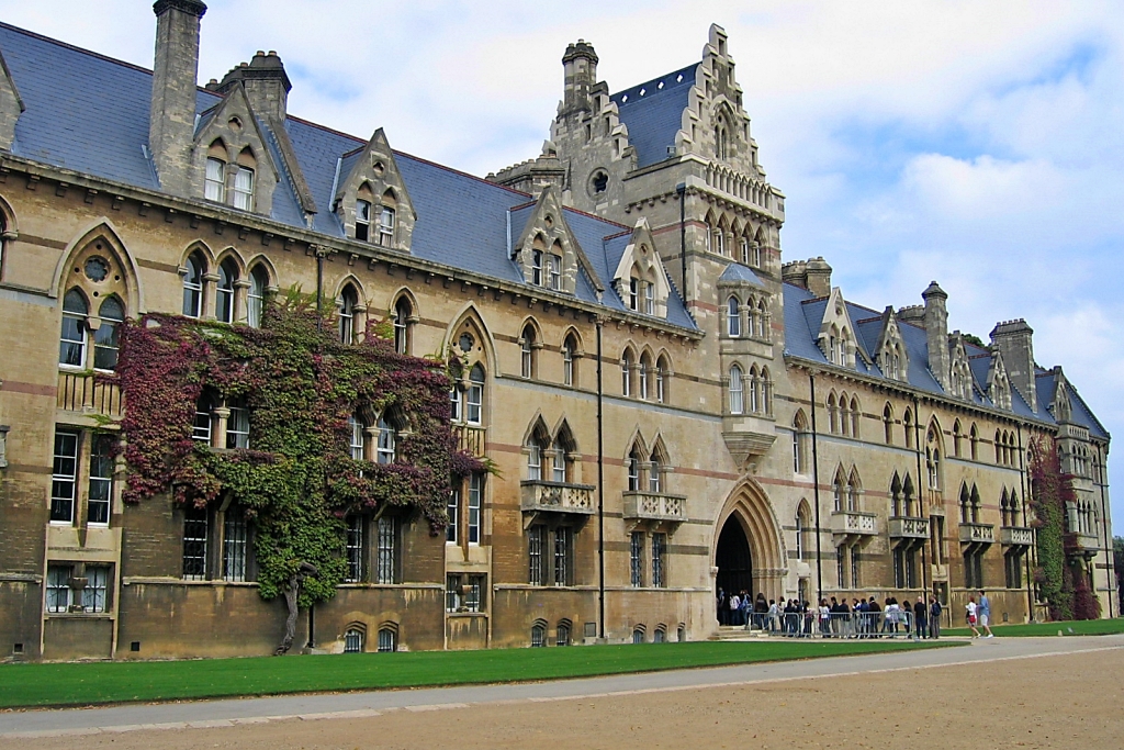 Christchurch College in Oxford © essentially-england.com