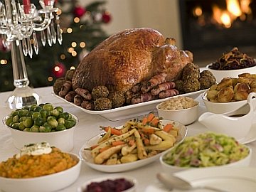 Christmas dinner with all the trimmings, © Monkey Business Images | Dreamstime.com