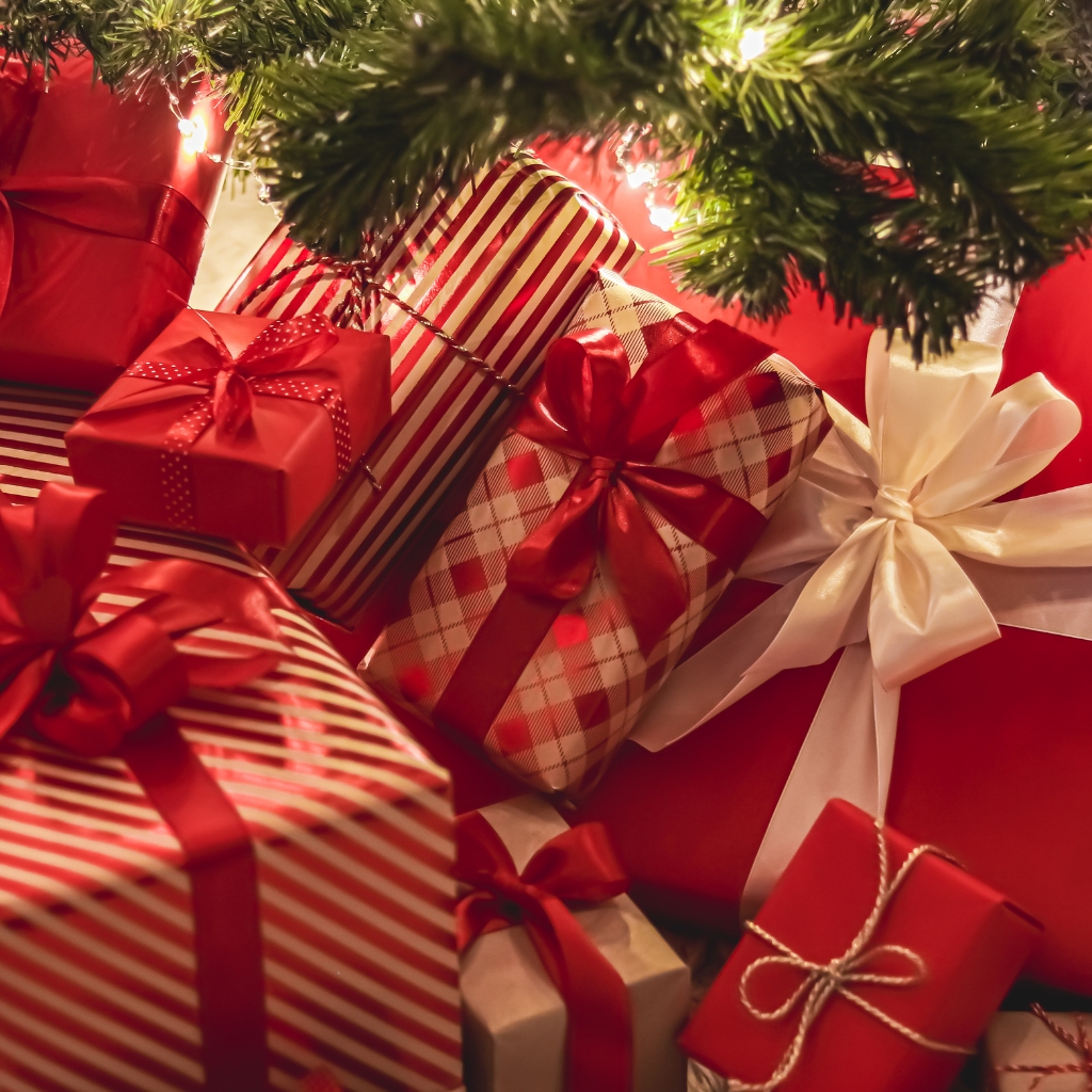 Christmas Gifts © Anneleven | canva.com