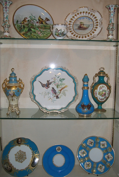 China Display &copy; essentially-england.com
