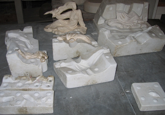 China Figurine Moulds © essentially-england.com