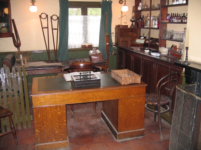 Victorian Doctor's Surgery © essentially-england.com