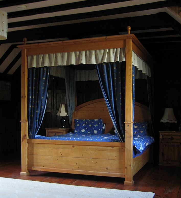 Bedroom © essentially-england.com