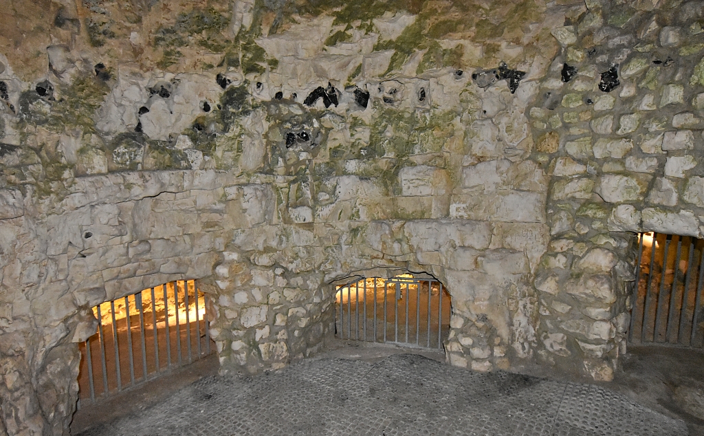Inside Pit 1 at Grime's Graves © essentially-england.com