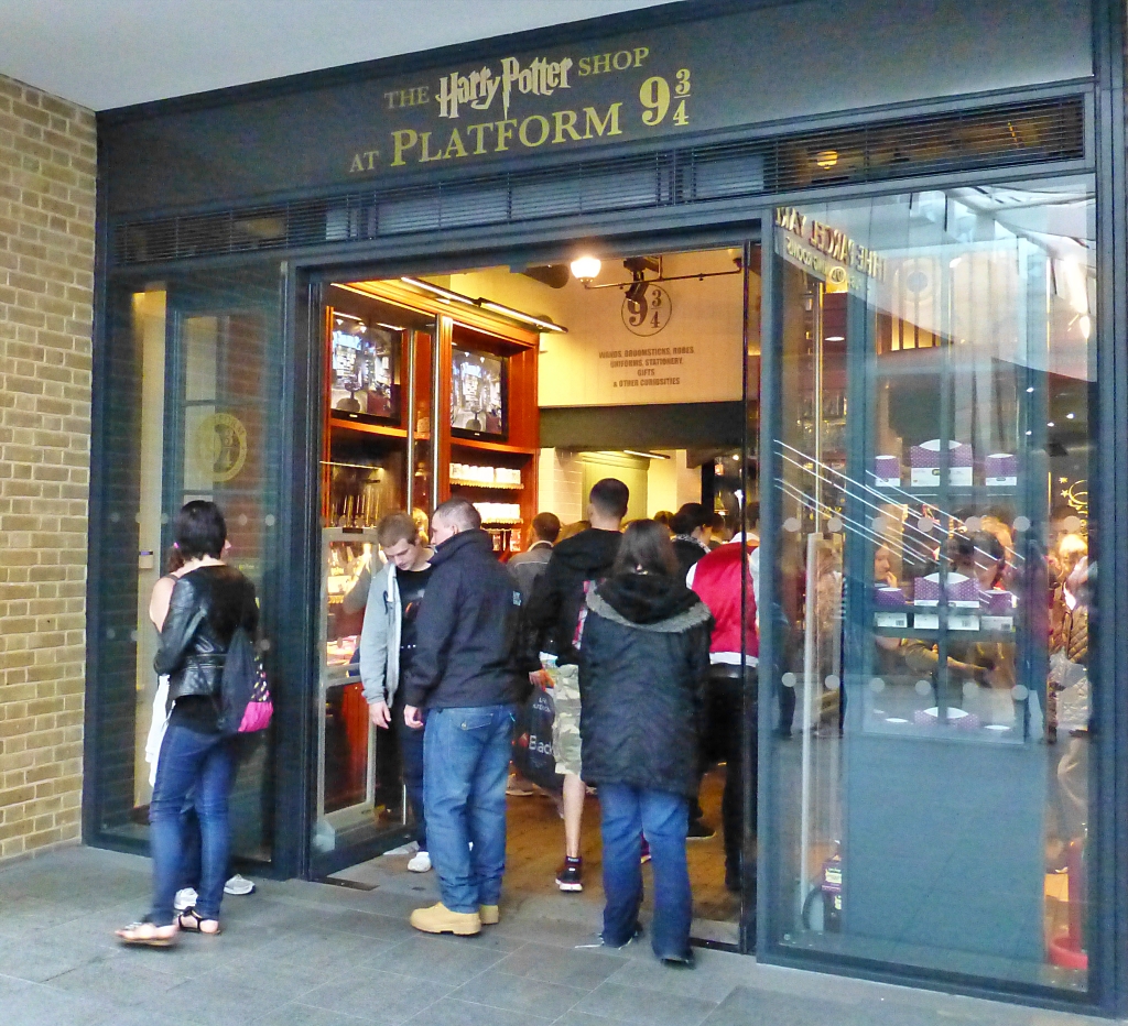 The Harry Potter Shop at King's Cross Station © essentially-england.com