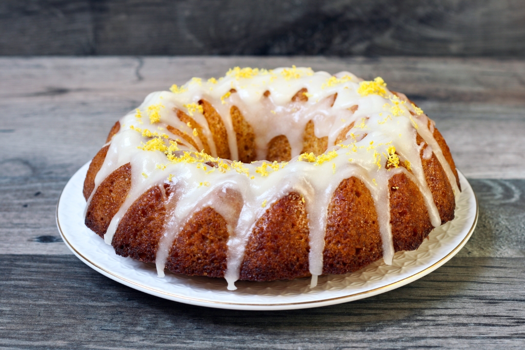 Lemon Drizzle Cake © manyakotic | Getty Images canva.com
