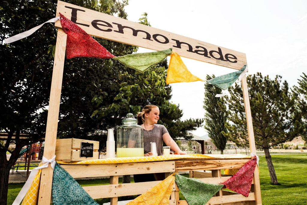 Lemonade Stall © stevecoleimages | Getty Images canva.com