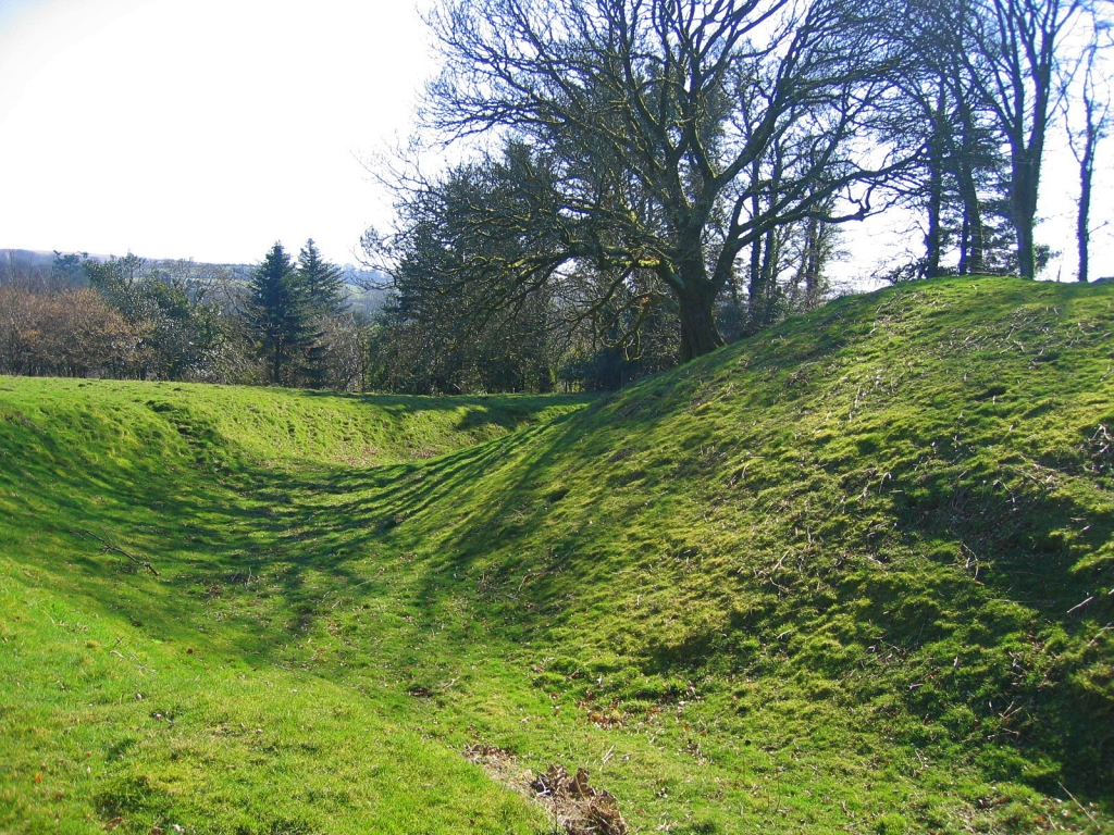 The Norman Fort at Lydford Castle &copy; essentially-england.com