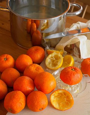 Making English Marmalade © Douglas Freer | Fotolia.com
