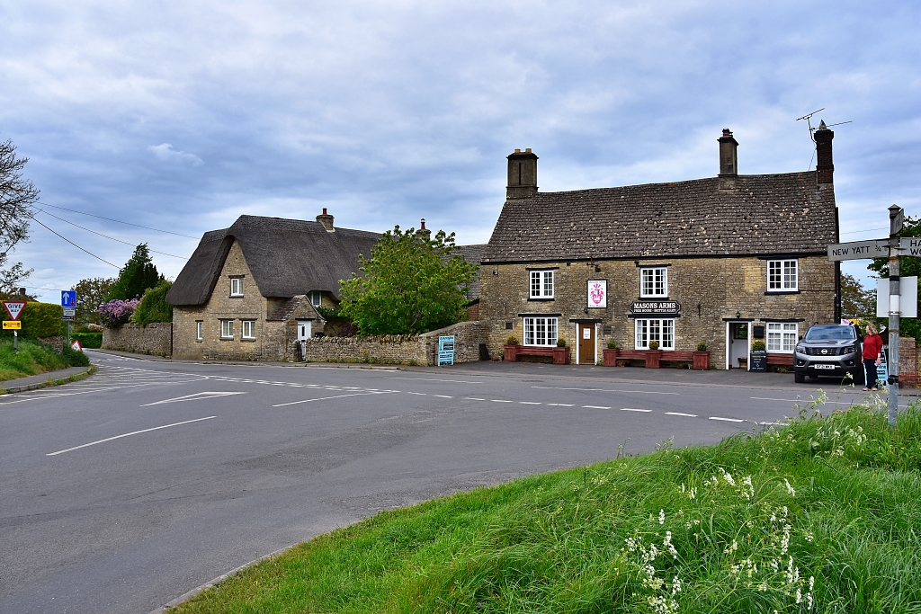 North Leigh Village © essentially-england.com