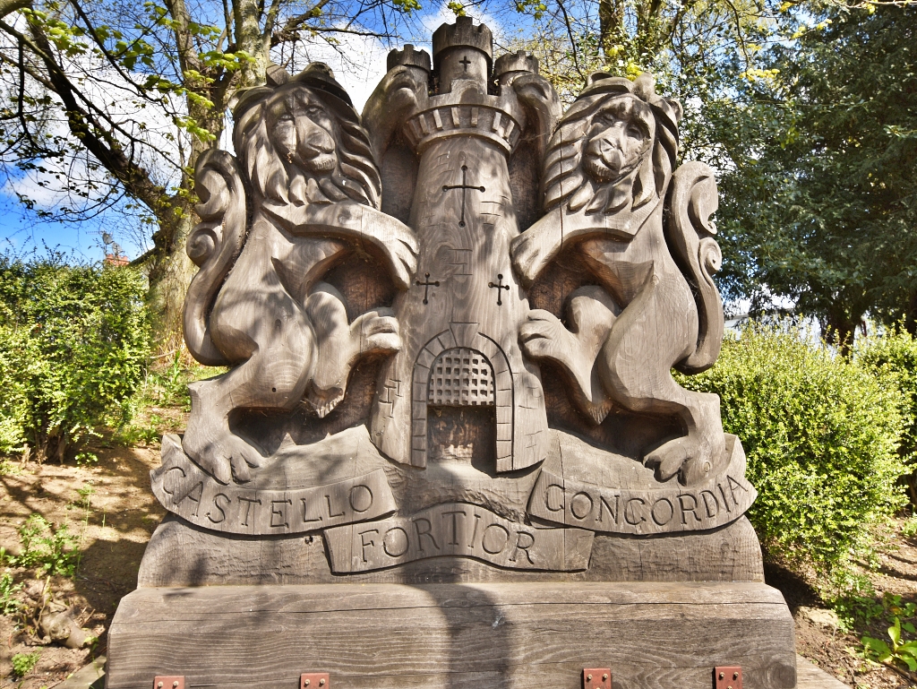 Carved Northampton Town Crest © essentially-england.com