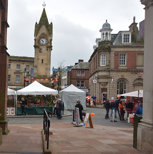 The Musgrave Monument in Market Square &copy; essentially-england.com