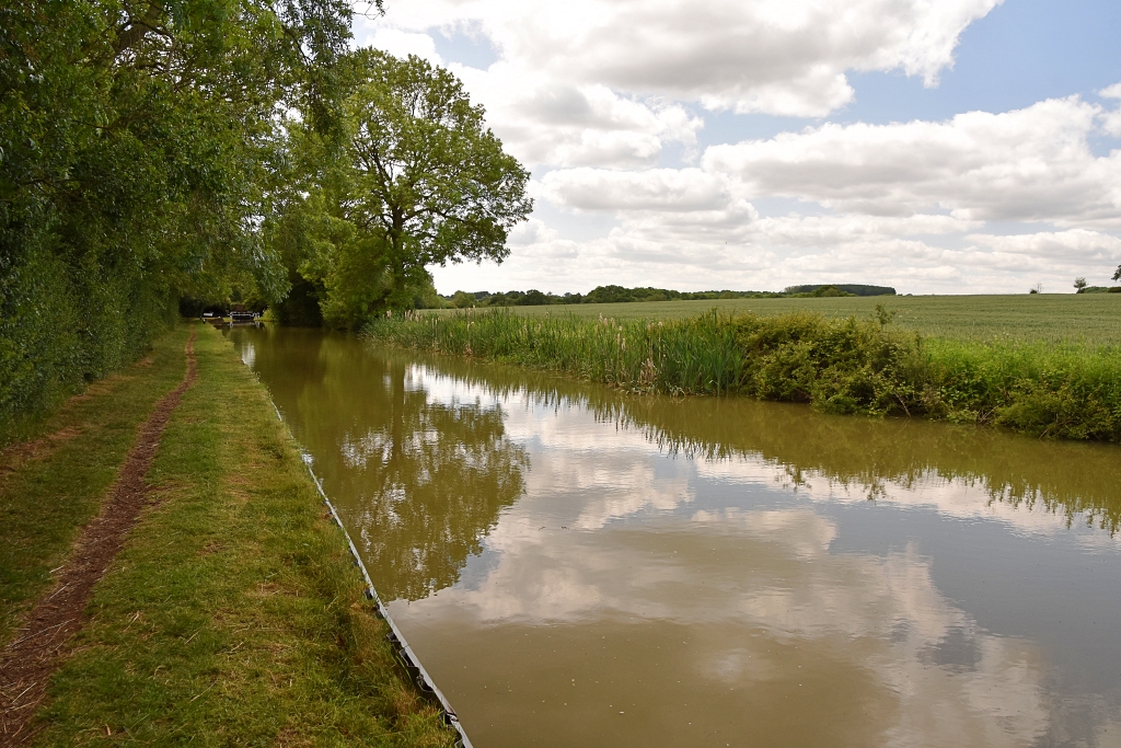 Beautiful Reflections on the Oxford Canal © essentially-england.com