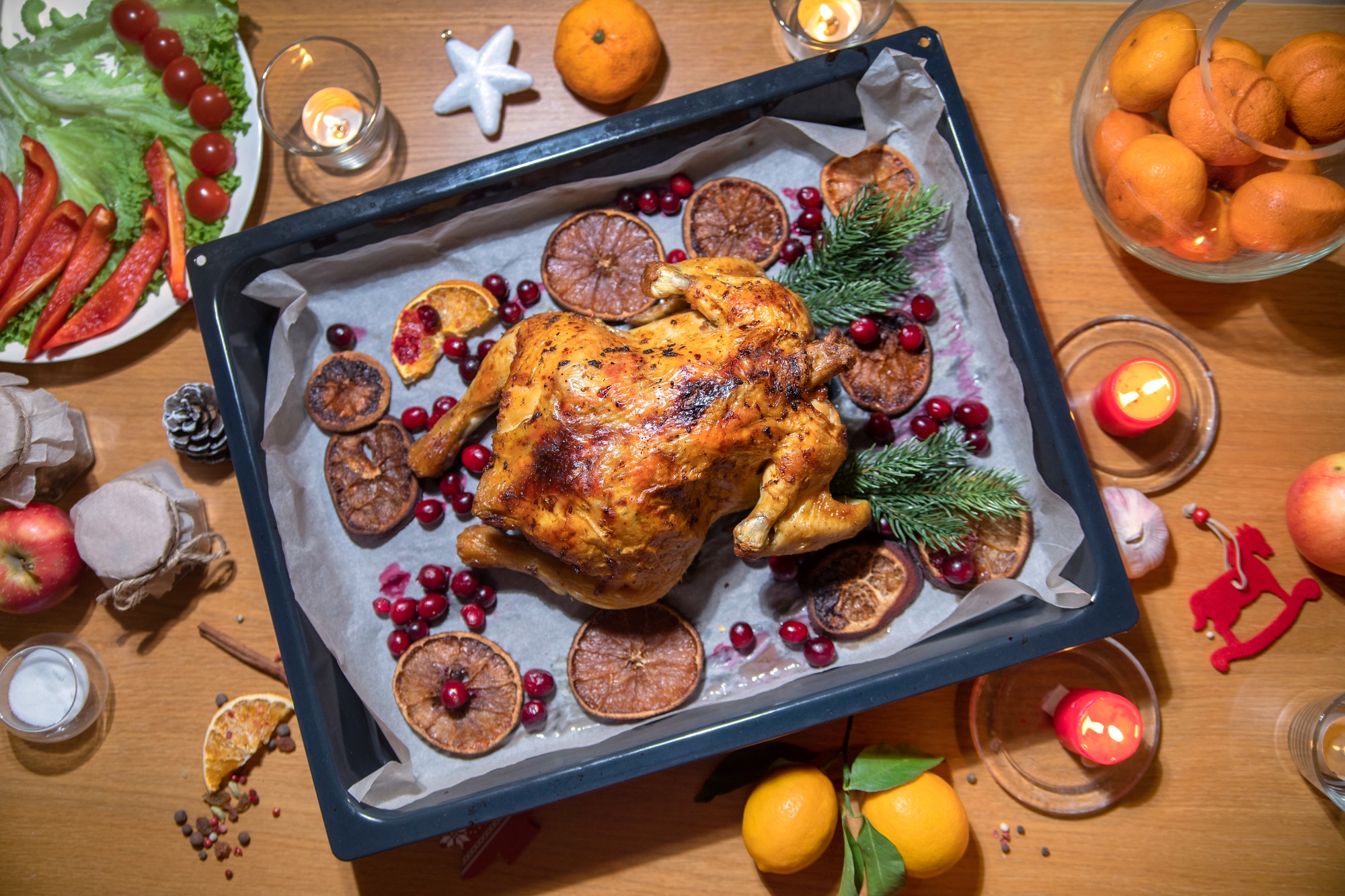 Roast Christmas Goose © yanlev | 123RF.com