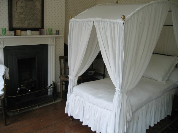 A Rosehill Bedroom © essentially-england.com
