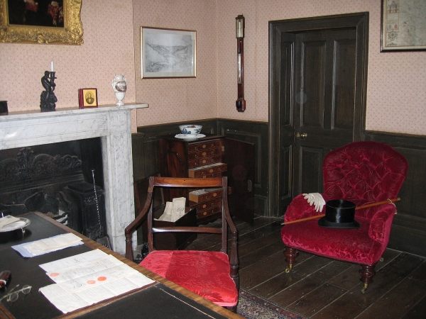 Rosehill House Study © essentially-england.com