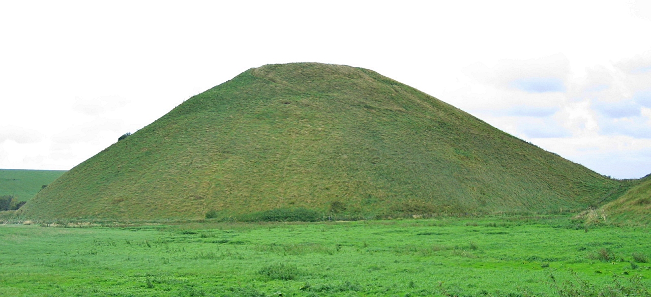 Silbury Hill at Avebury © essentially-england.com