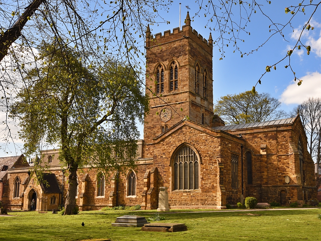 St. Giles Church © essentially-england.com