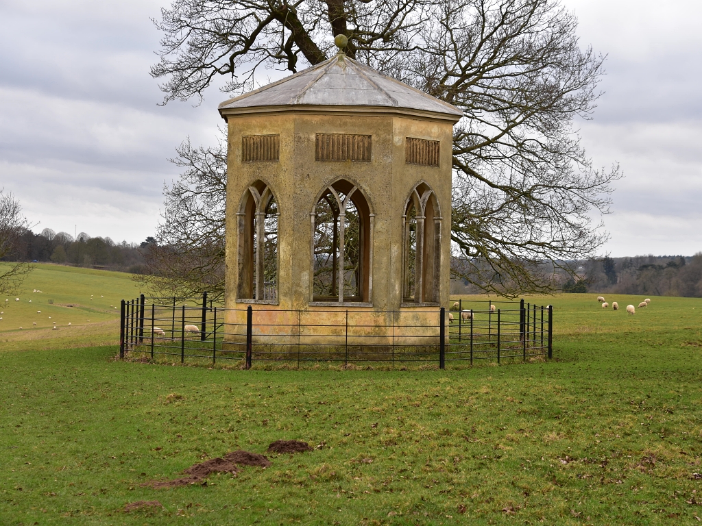 The Conduit House in Stowe Parkland © essentially-england.com