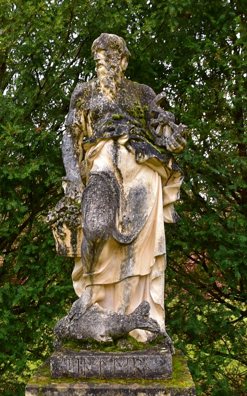 Stowe Gardens Saxon Deities - Seatern © essentially-england.com