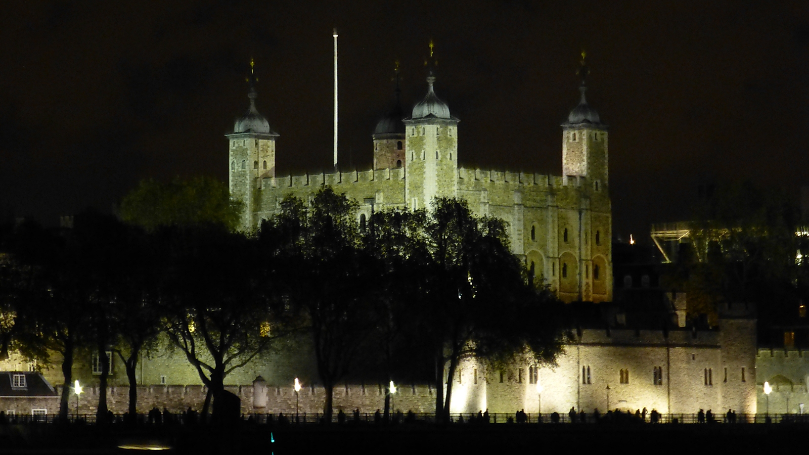 Tower of London © essentially-england.com