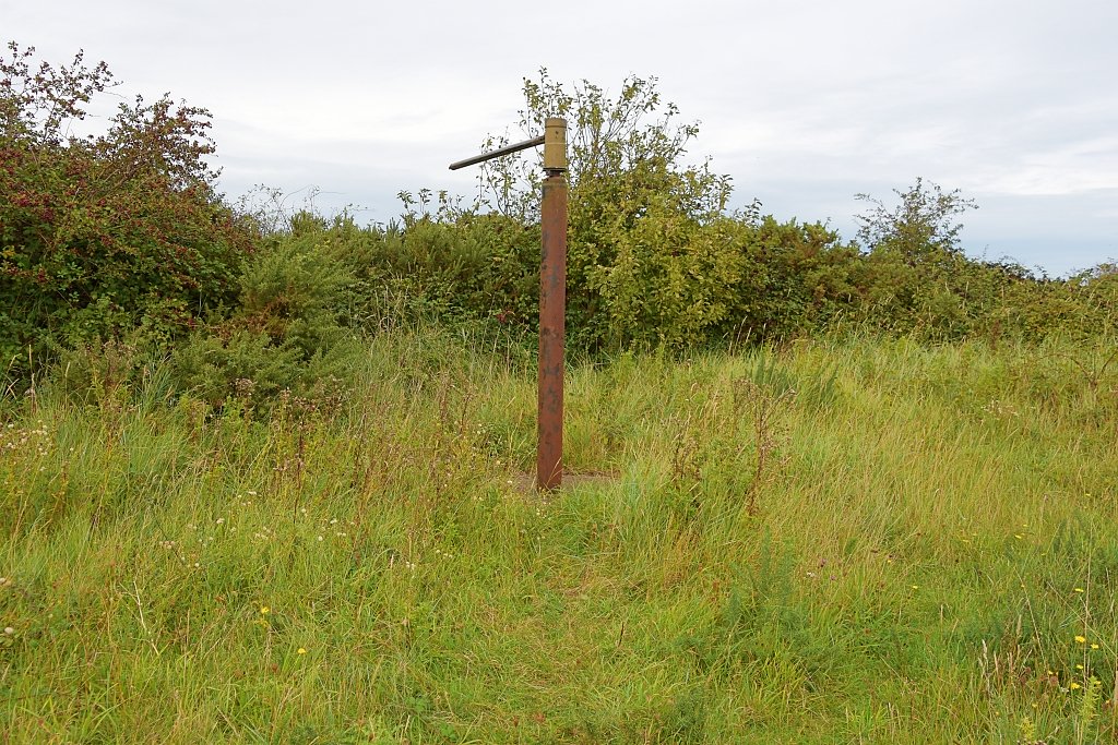 Stiffkey Whirlygig Central Post with Rotating Head © essentially-england.com