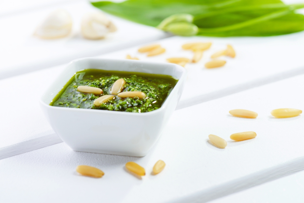 Wild Garlic Pesto © ManuWe | Getty Images canva.com